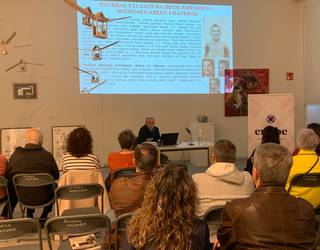 Jatsuko haurren koloniaren historia ezagutzeko aukera izan dute zumaiarrek