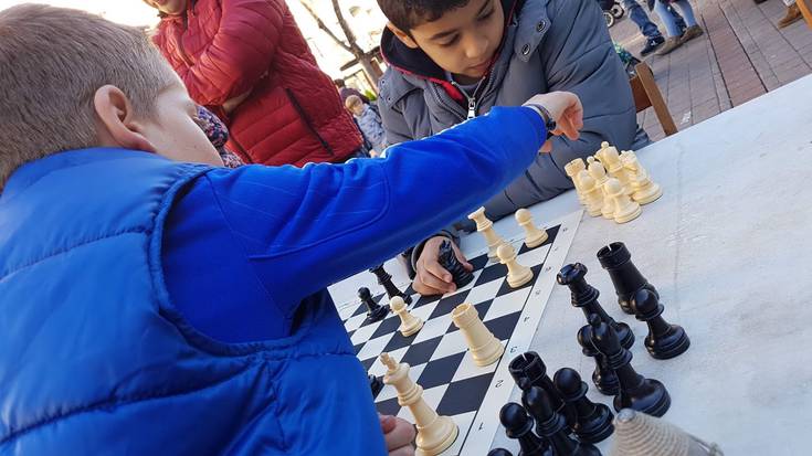 Ia 60 lagunek eman dute izena aldi bereko xake partidetarako