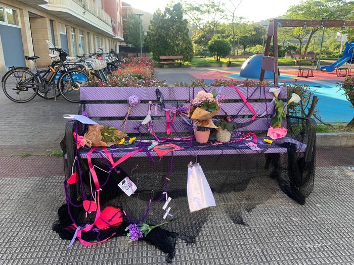 Lourdes del Hoyo gogoan izan dute haren hilketaren hirugarren urteurrenean ere