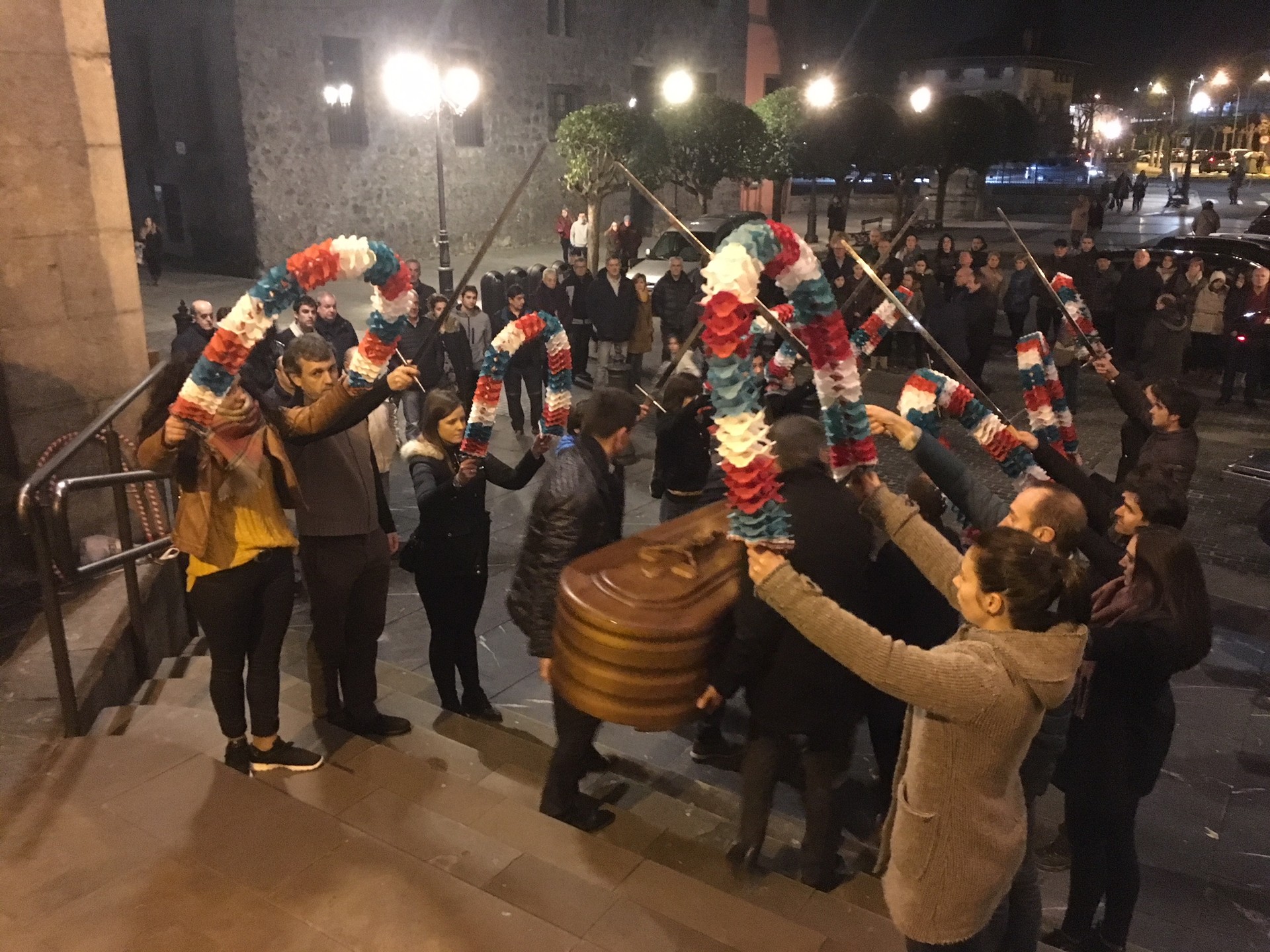 Agur beroa eman diote Marta Oruesagastiri