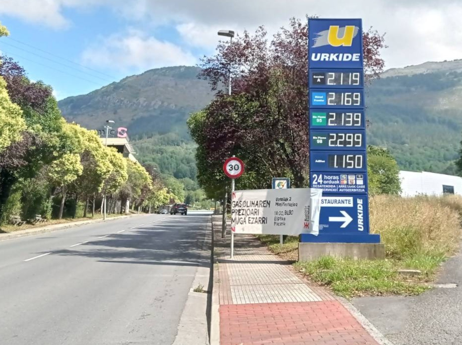Gasolinaren prezioa mugatzea eskatzeko manifestaziorako autobusa antolatu du Urola Erdiko Kontseilu Sozialistak