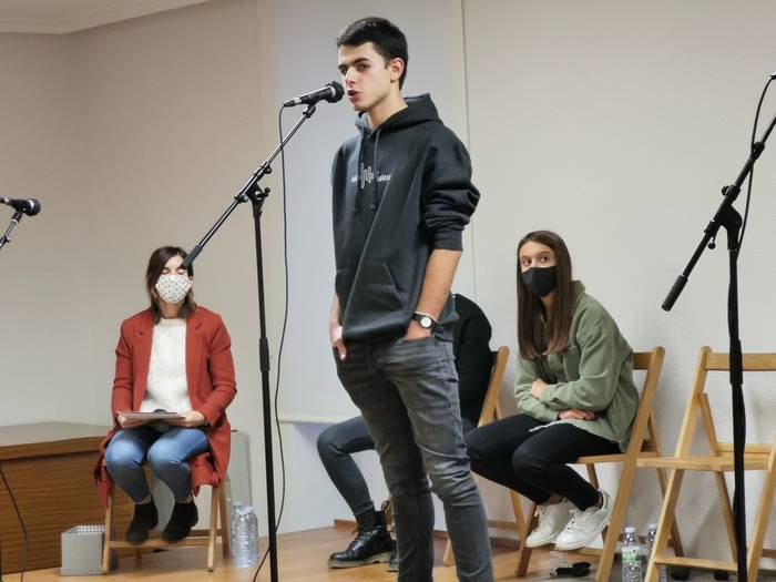 Zapla bertsolari gazteen zirkuituko saioak egingo dituzte Azkoitian eta Zarautzen