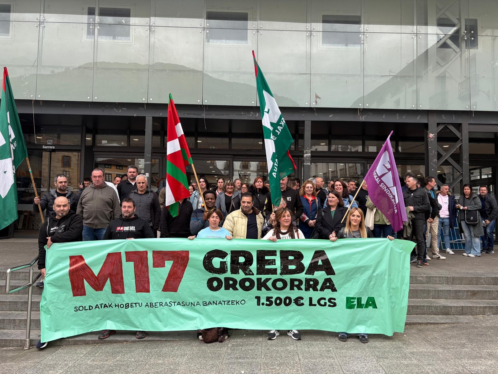 Martxoaren 17an grebara deitzeko agerraldia egin dute ELAren eskualdeko ordezkariek