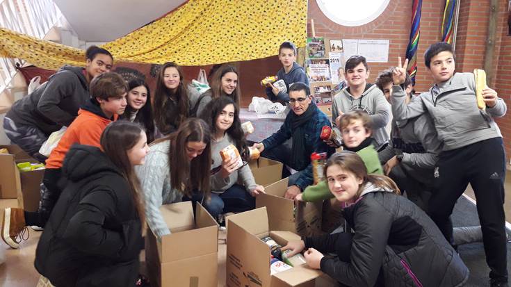 Sahararen aldeko janari bilketarekin jarraitzen dute burubelarri