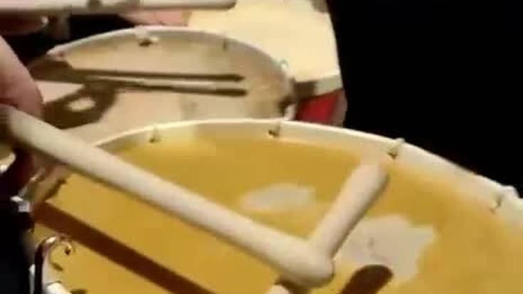 'Sweet Caroline', eta eromena Plaza Txikian