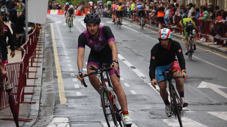 Errepide mozketak izango dira hurrengo asteburuan, Zarauzko triatloia dela eta