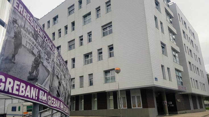 %100eko gutxieneko zerbitzuek baldintzatutako greba eguna