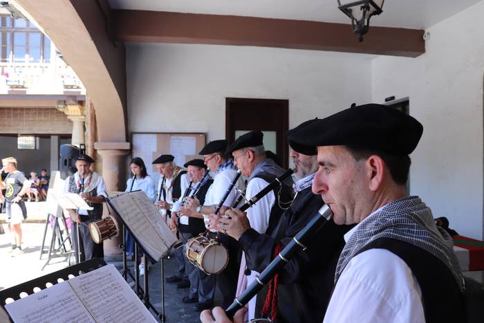 Euskal Jai eguna balkoietan ospatuko dute larunbatean Getarian
