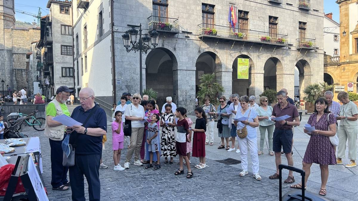 Elkartasun festarekin borobildu du ikasturtea Isilune Zirkuluak