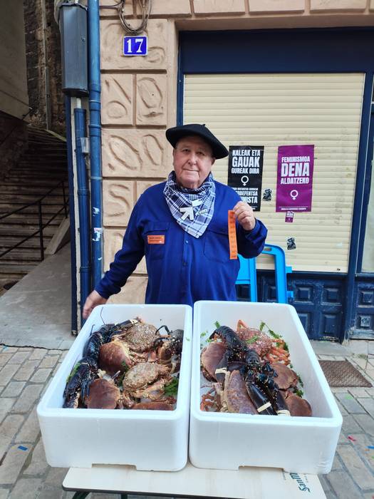 Preso eta iheslarien aldeko repetizioetako otarrea jaso du irabazleak