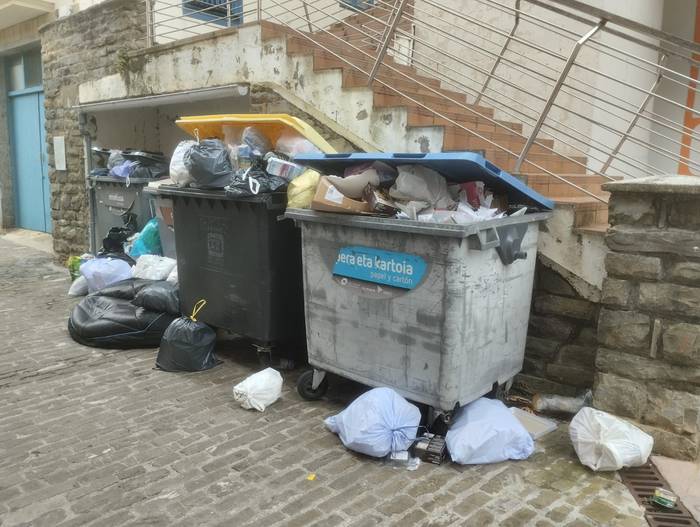 Getariako garbiketa publikoa hobetzeko proposamenak egin ditu EAJk