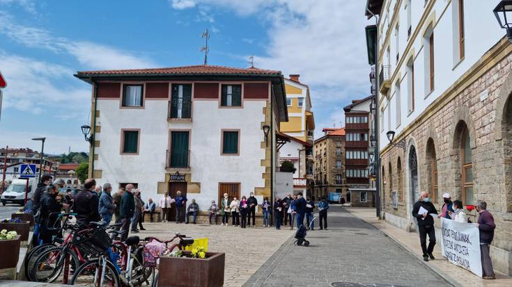 Pentsio sistema publikoaren eta osasungintza zein zaintza lan duinen alde, kalean