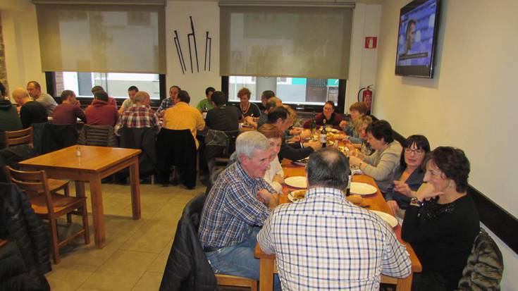 Auzokoen bazkariarekin ospatu dute San Eloi eguna Landetan