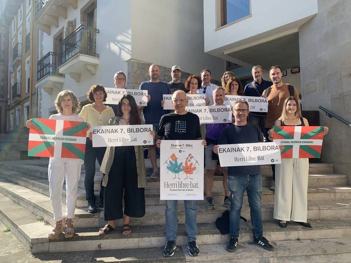 EH Bildu eta EAJko zinegotziek ere larunbatean bilbora joateko dei egin dute