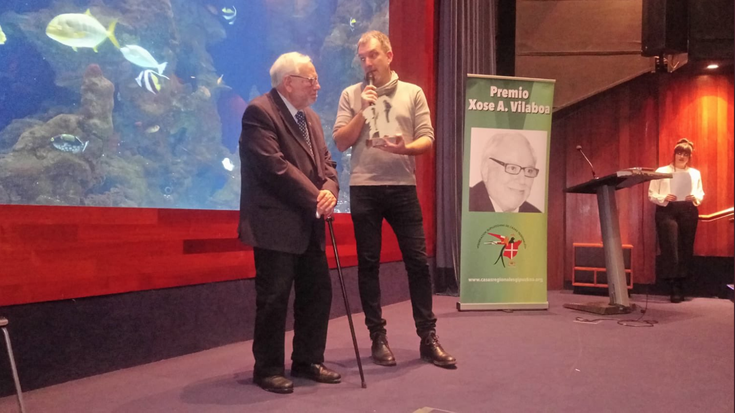 Gipuzkoako erregio etxeek ematen duten Xose Vilaboa saria jaso du Jon Maiak
