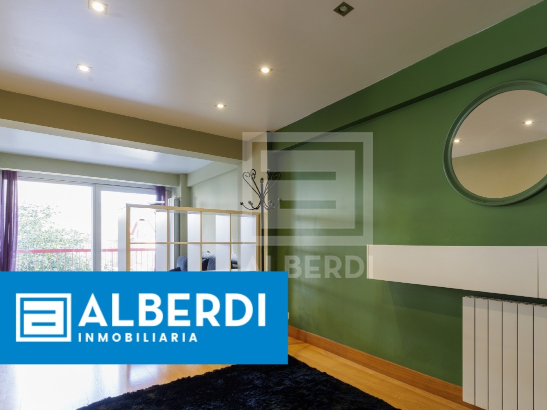 Alberdi Inmobiliaria: egoera onean dagoen etxebizitza Floreaga Berri plazan