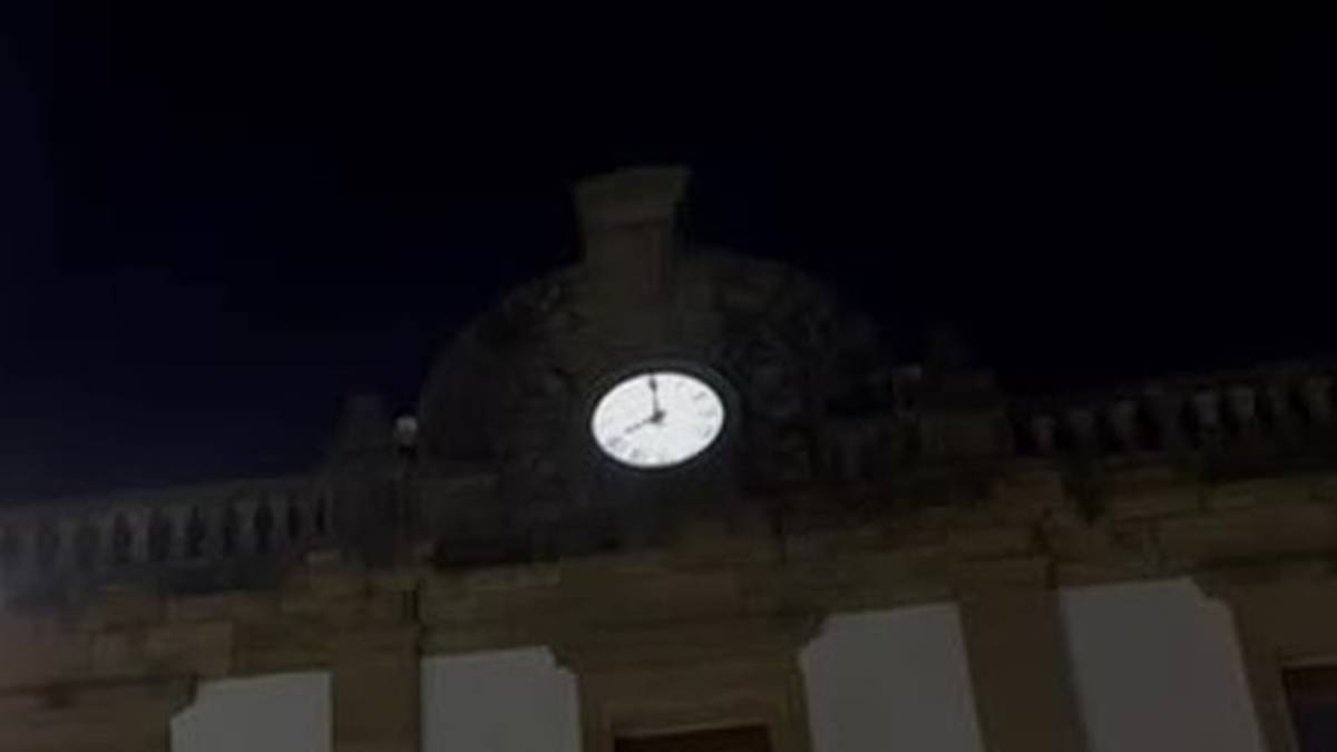 24. Korrikaren abestia, plazako karilloian