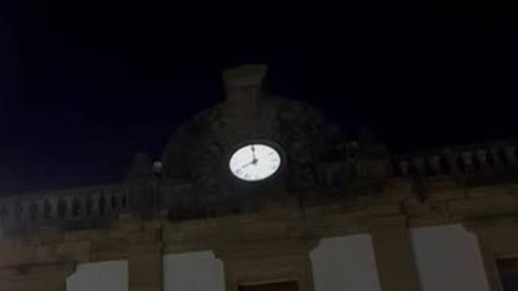 24. Korrikaren abestia, plazako karilloian