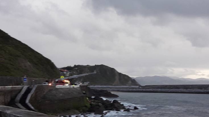 Pertsona bat erreskatatu dute Orroagan