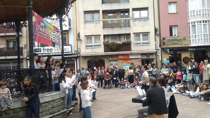 Zarazte eta Txinpirin abesbatzek kontzertua emango dute larunbatean, Korrika kulturalaren barruan