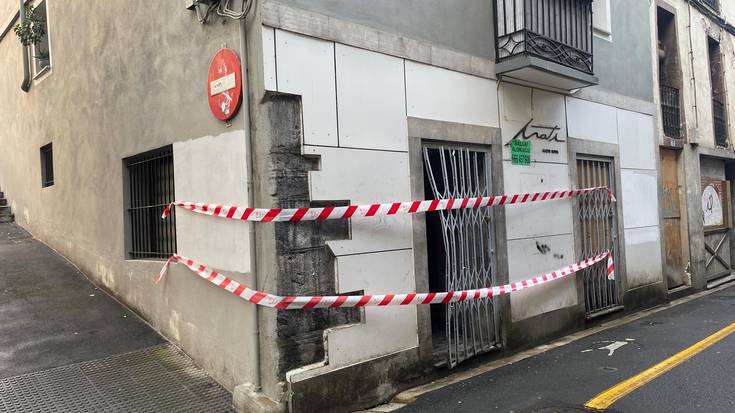 Ikerketa zabaldu dute, Bustinzuriko Errebaleko lokal batera indarrez sartzen saiatu direla-eta