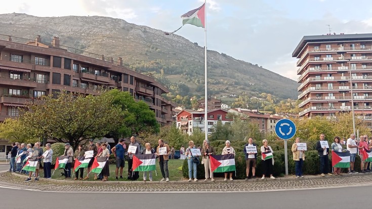 Beste behin, Israel Palestinan gauzatzen ari den genozidioa salatu dute