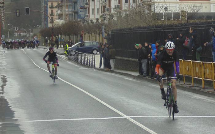 Julen Amarikak irabazi du txirrindularitzako VIII. Zumaia Saria
