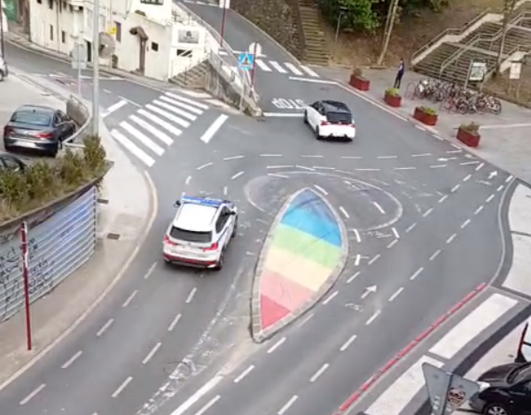 Bi lagun atxilotu dituzte Zumaian, auto jazarpen baten ondoren