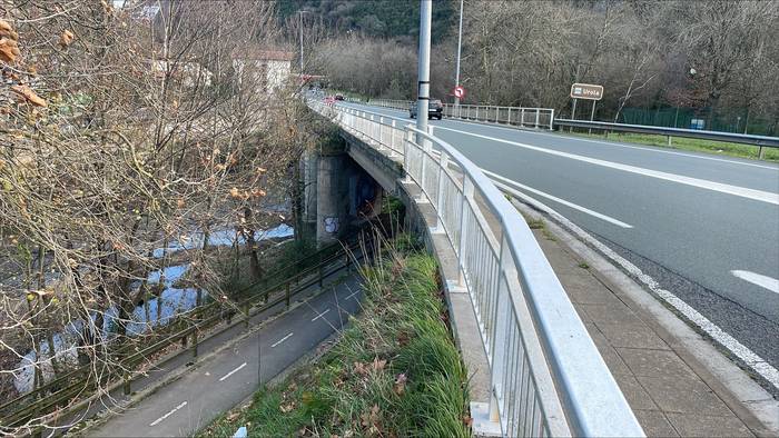Astelehenean hasiko dituzte saihesbideko Ezkuztatik gorako zubia berritzeko lanak