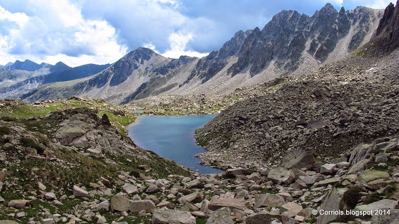 Udan Pirinioetan trekking egiteko izena eman daiteke