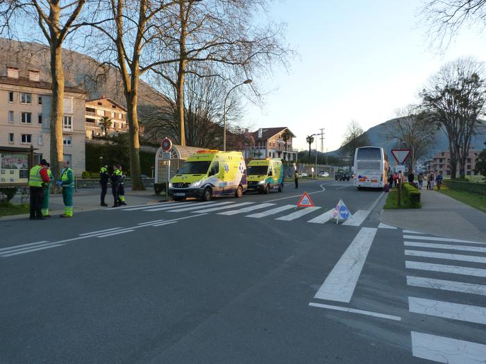 Emakume bat hil da Loiolan, autobusak harrapatuta