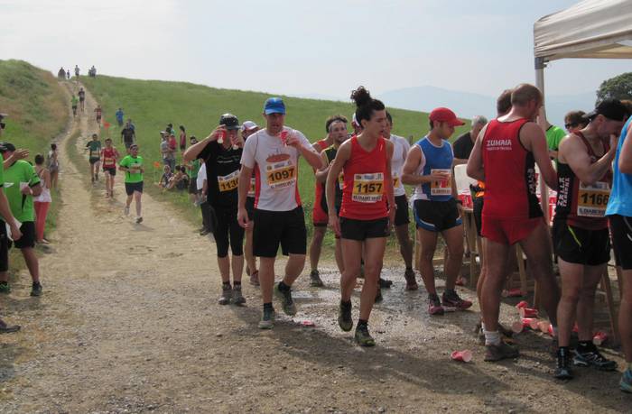 Maider Korta aurrena, ibilbide motzeko Zumaiako Flysch Trail mendi lasterketan