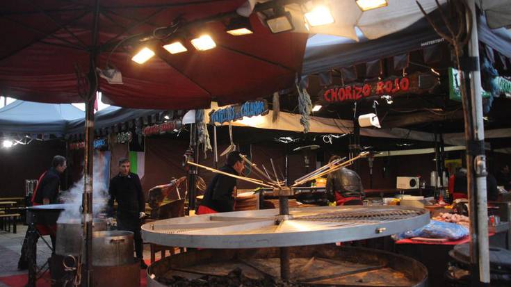 Irudietan: Zabaldu dute Erdi Aroko Azoka