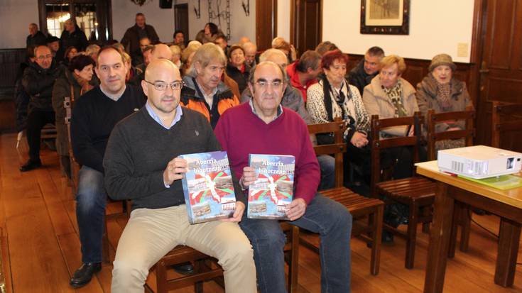 Belaetxe paper-dendan ere eros daiteke 'Aberria bihotzean: Azpeitiko EAJren ehun urtetik gorako ibilia' liburua