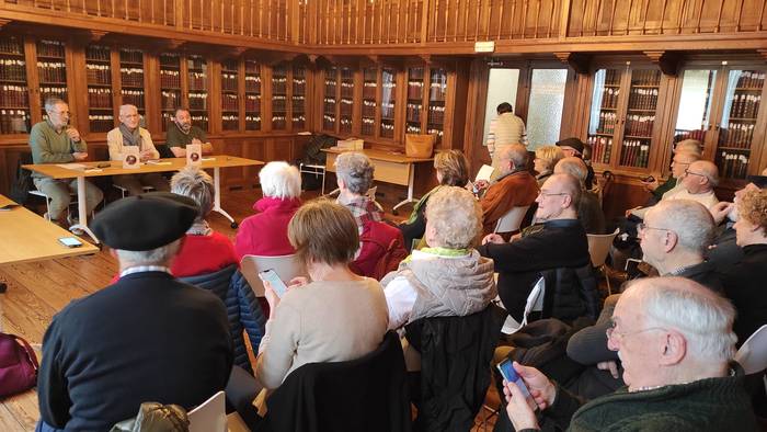 'Jainkoa, jaun goikoaz harago. Teologia berri baterako ildoak' liburua aurkeztu du Joxe Arregik