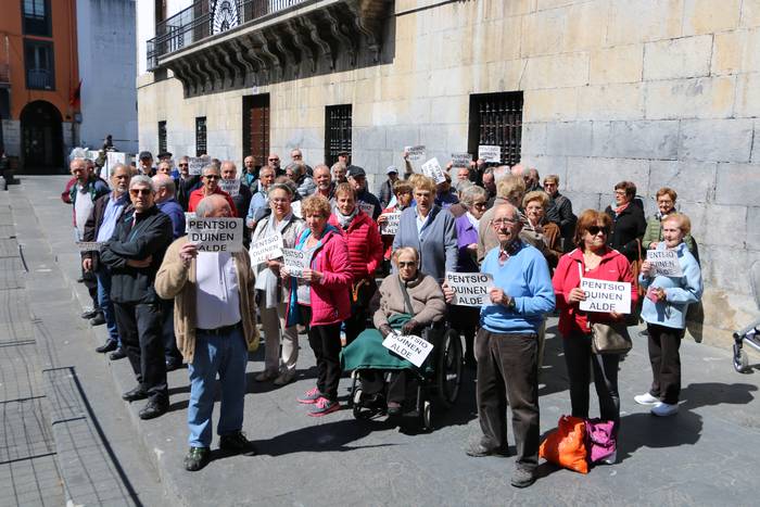 Pentsio «duinak» aldarrikatu dituzte pentsiodunek