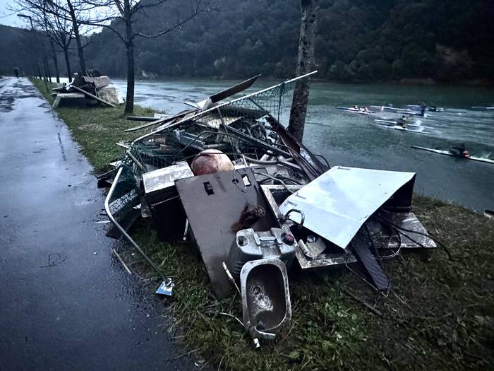 Atera dute errioan hondoratuta zegoen ontzia