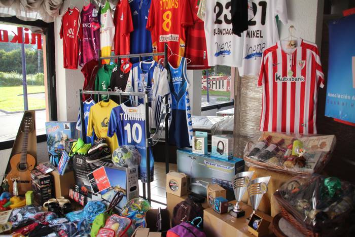 AEAren aldeko elkartasun festa izango da larunbatean Zarautzen