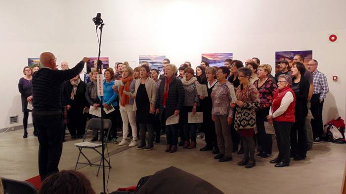 Gabon Koruak entsegu irekia egingo du bihar Alondegian