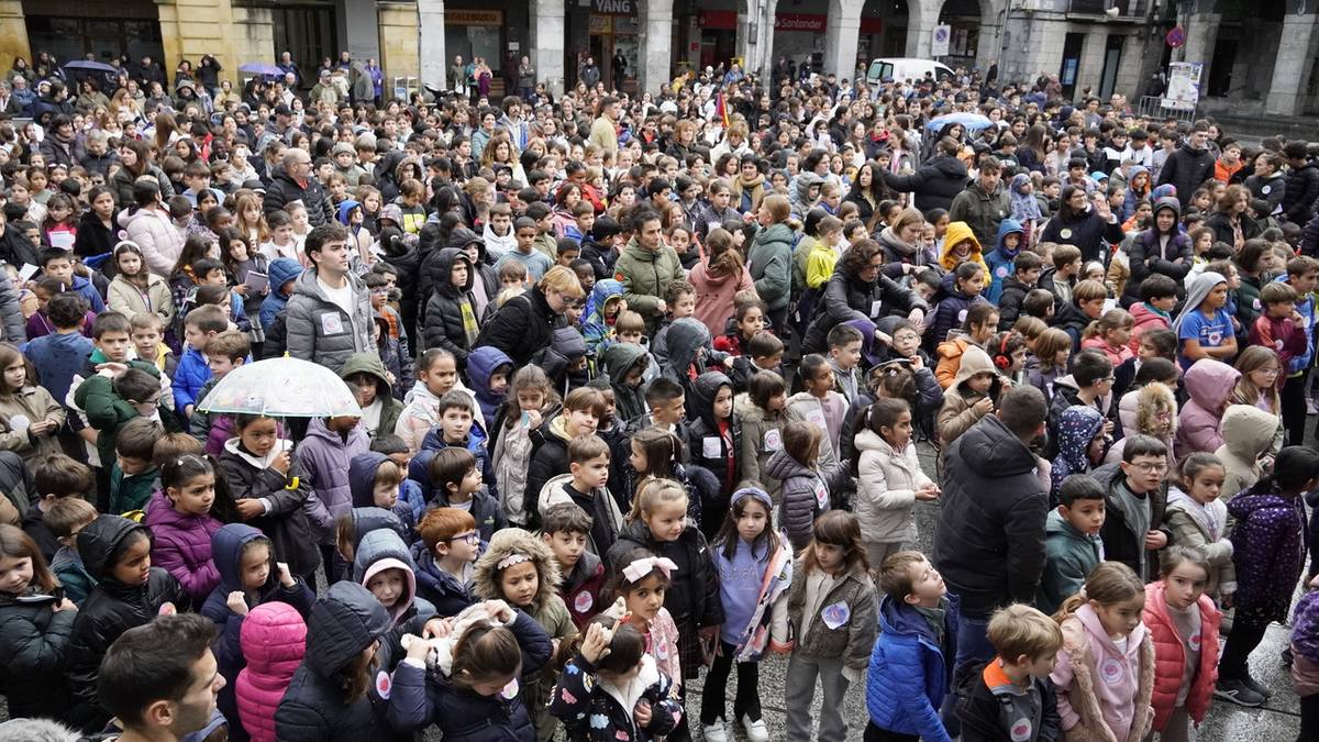 Plaza betea, euskararen alde