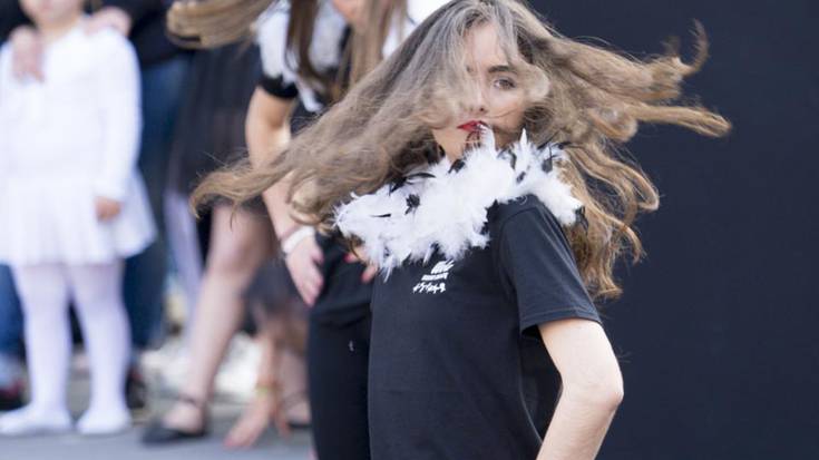 Dantzara jaialdiko argazki bilduma