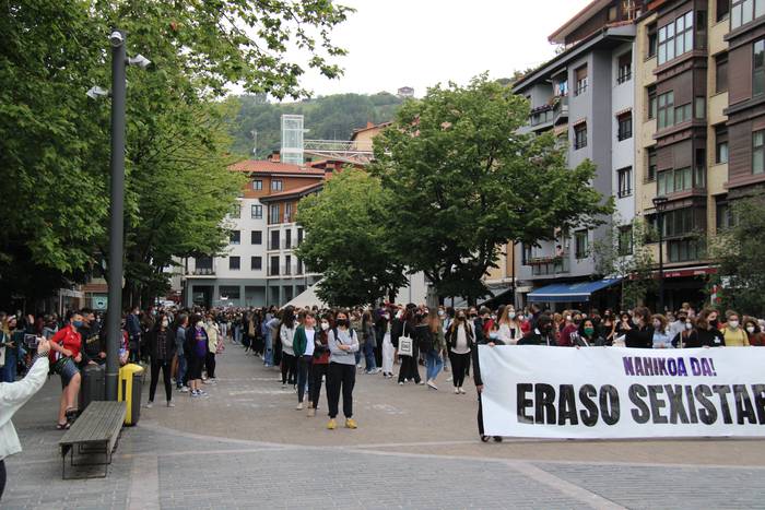 Zumaian izan den sexu erasoa salatu dute ehunka pertsonak