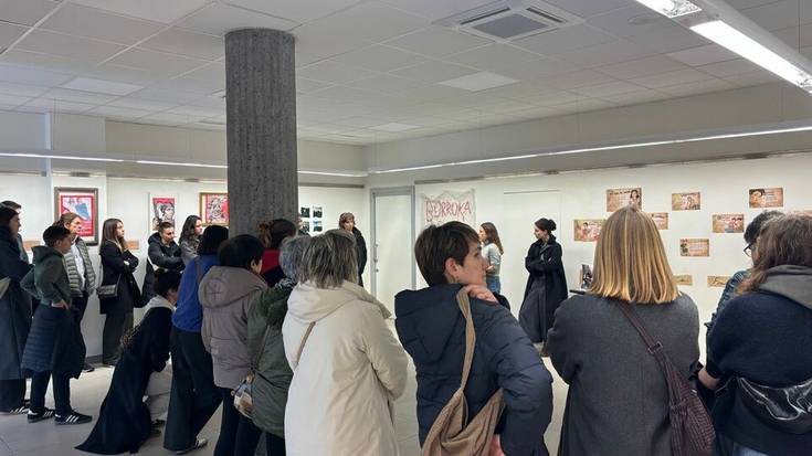 Bisita gidatua eginda itxi du Itaiak Martxoaren 8ari eskainitako erakusketa