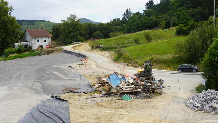 Frantsesbidea eta Buztinzuri arteko herri bidea itxiko dute datozen astetan, saihesbideko lanengatik