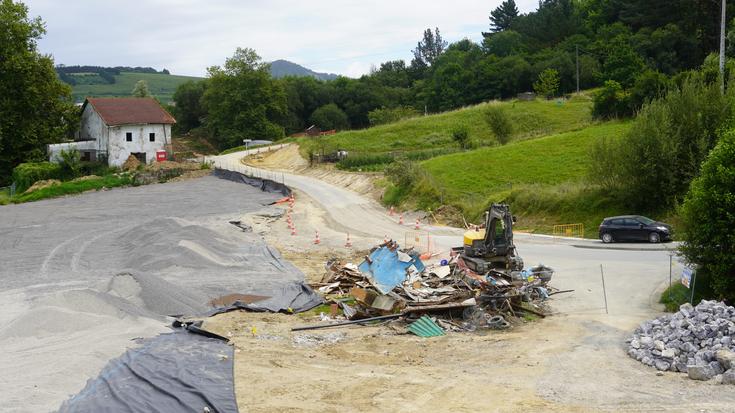 Frantsesbidea eta Buztinzuri arteko herri bidea itxiko dute datozen astetan, saihesbideko lanengatik