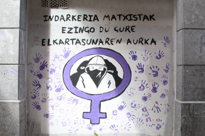 Sanferminetako talde bortxaketaren auziko behin behineko epaia salatzeko elkarretaratzeak deitu dituzte arratsalderako