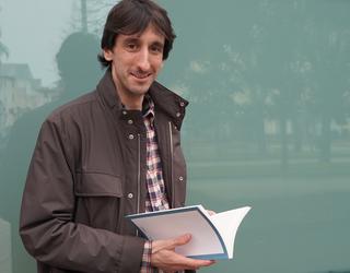 Alex Gurrutxaga: "Lourdes Iriondoren obra ikertu gabe zegoen"