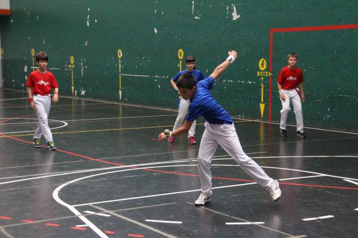 Pilota txapelketarekin abiarazi dituzte santamarinak, Zarautzen