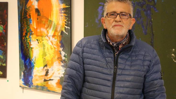 Iñaki Orejak kolorez betetako margolanen erakusketa zabaldu du Azkoitian
