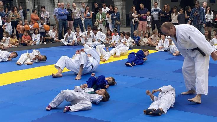 Judo erakustaldia egin dute Kodaore klubeko kideek